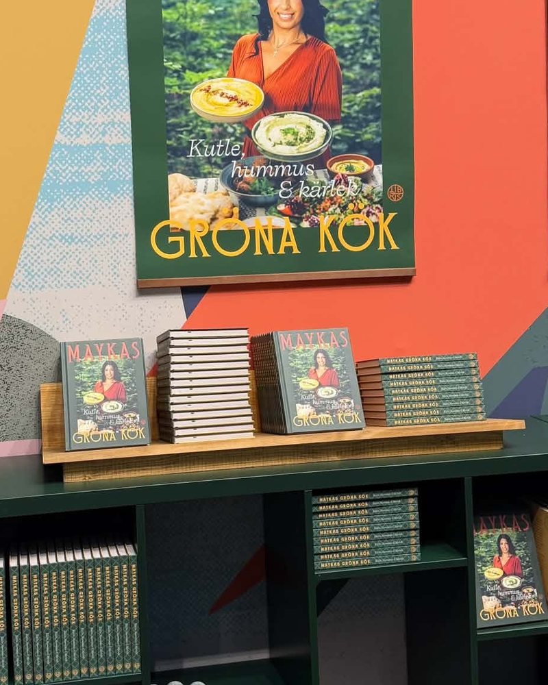 Maykas gröna kök på hyllan i förlaget Libris monter